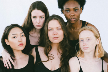 Brasil: A Maquiagem como Manifestação de Alegria e Diversidade